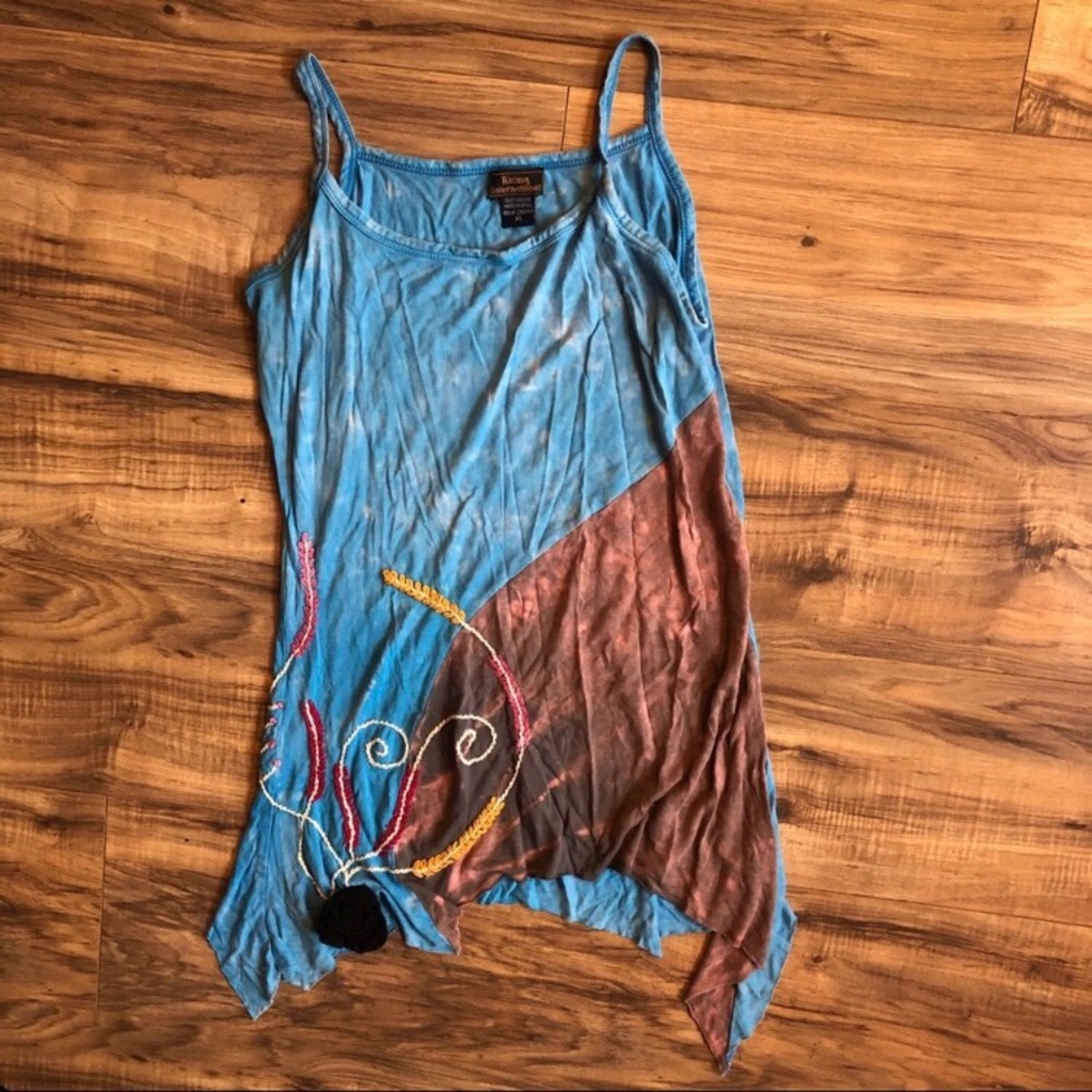 Blue Embroidered Tank Top • Size XL